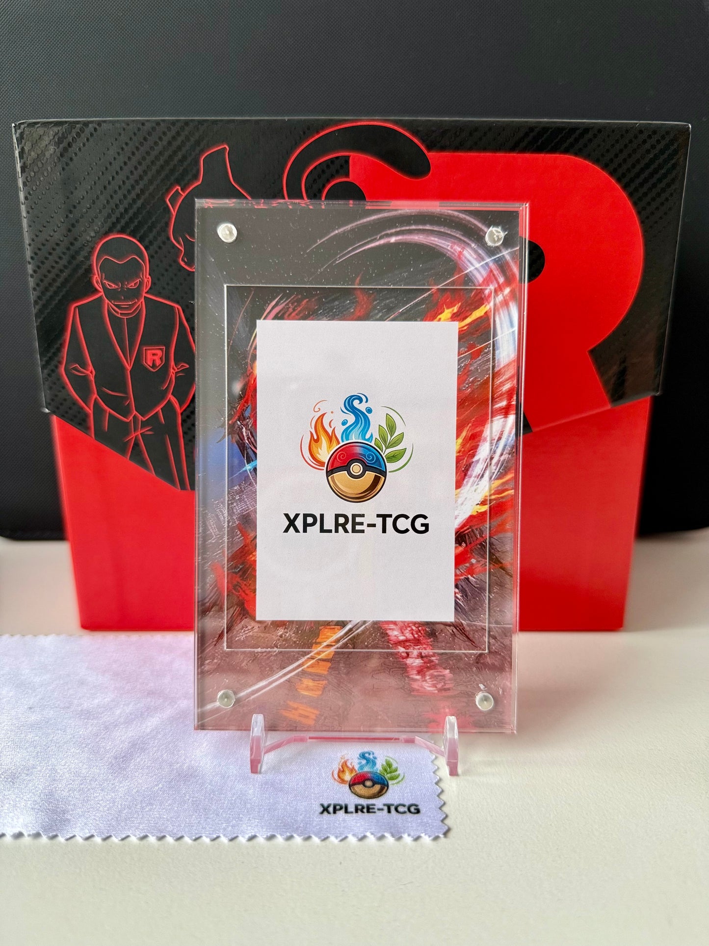 MOneC Case - Magnetische Acrylcase mit exklusiven Artworkerweiterungen (Ewige Rivalen)