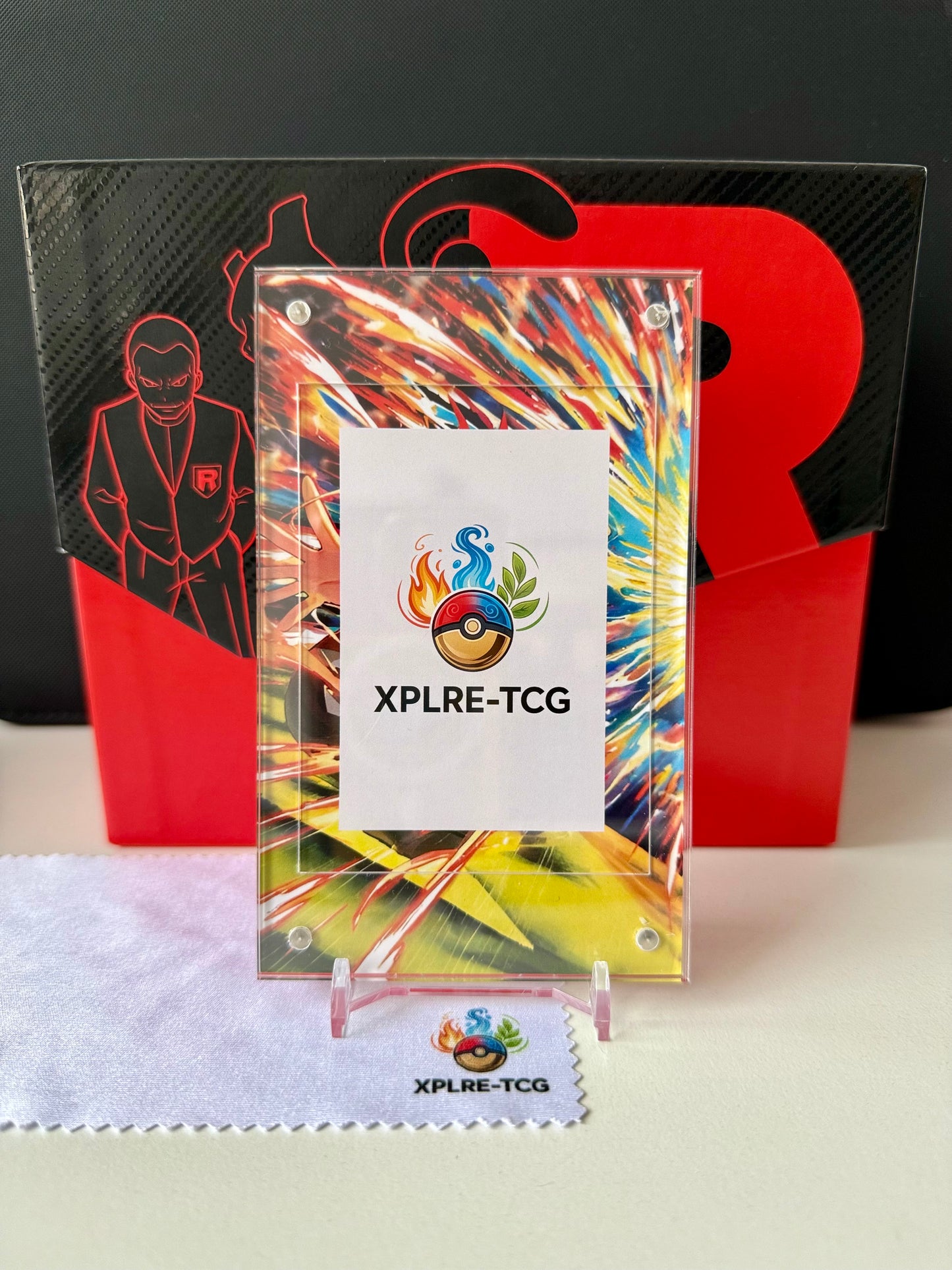 MOneC Case - Magnetische Acrylcase mit exklusiven Artworkerweiterungen (Ewige Rivalen)