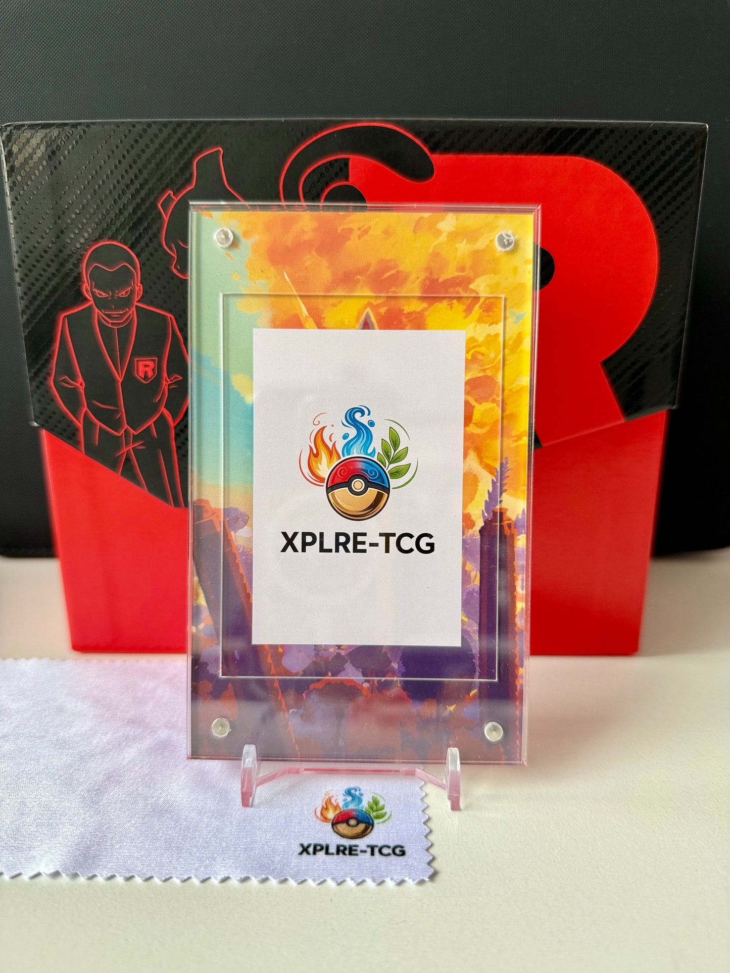 MOneC Case - Magnetische Acrylcase mit exklusiven Artworkerweiterungen (Ewige Rivalen)