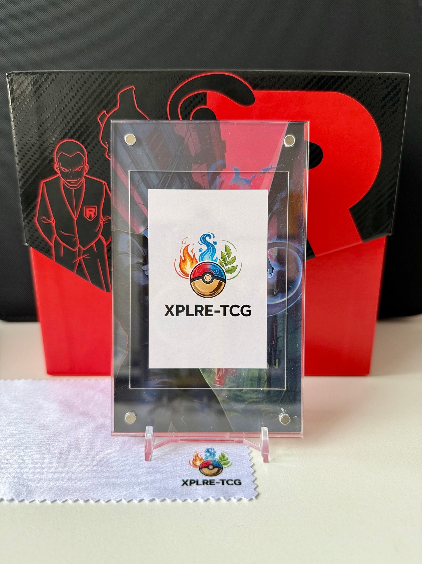 MOneC Case - Magnetische Acrylcase mit exklusiven Artworkerweiterungen (Ewige Rivalen)