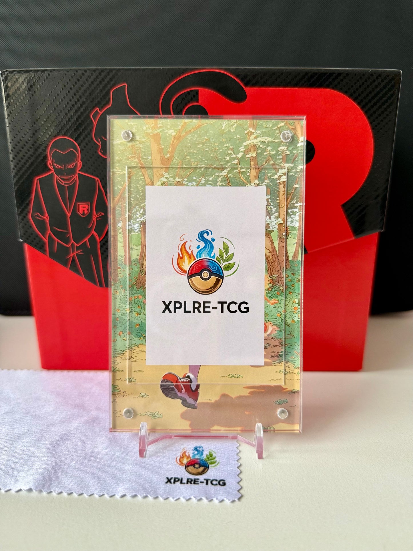 MOneC Case - Magnetische Acrylcase mit exklusiven Artworkerweiterungen (Ewige Rivalen)