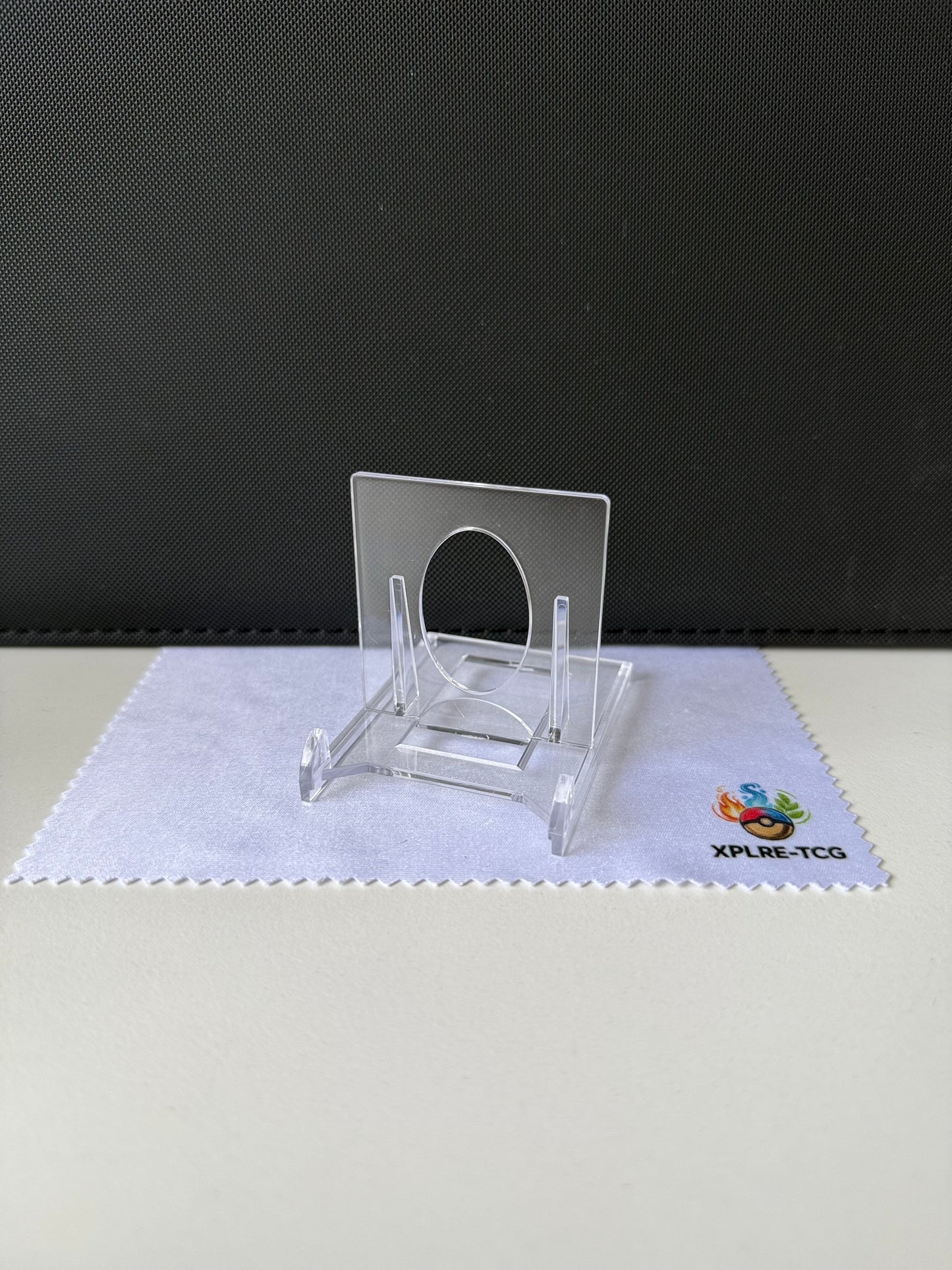 Acryl-Aufsteller für Sammelkarten & MOneC Case