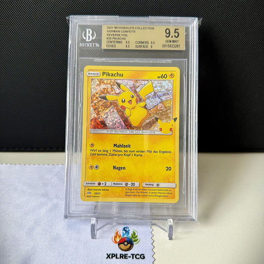Pikachu 25/25 – McDonald's Collection 2021 – Reverse Holo – Beckett 9.5